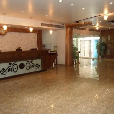 Hotel Maan Residency Satellite Road 아흐메다바드 외부 사진