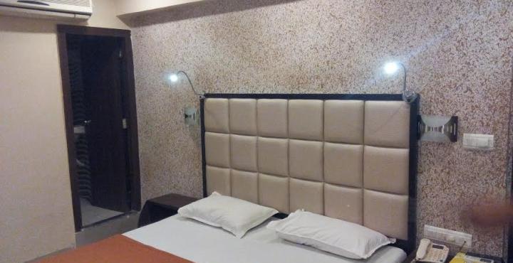 Hotel Maan Residency Satellite Road 아흐메다바드 외부 사진