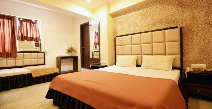 Hotel Maan Residency Satellite Road 아흐메다바드 외부 사진