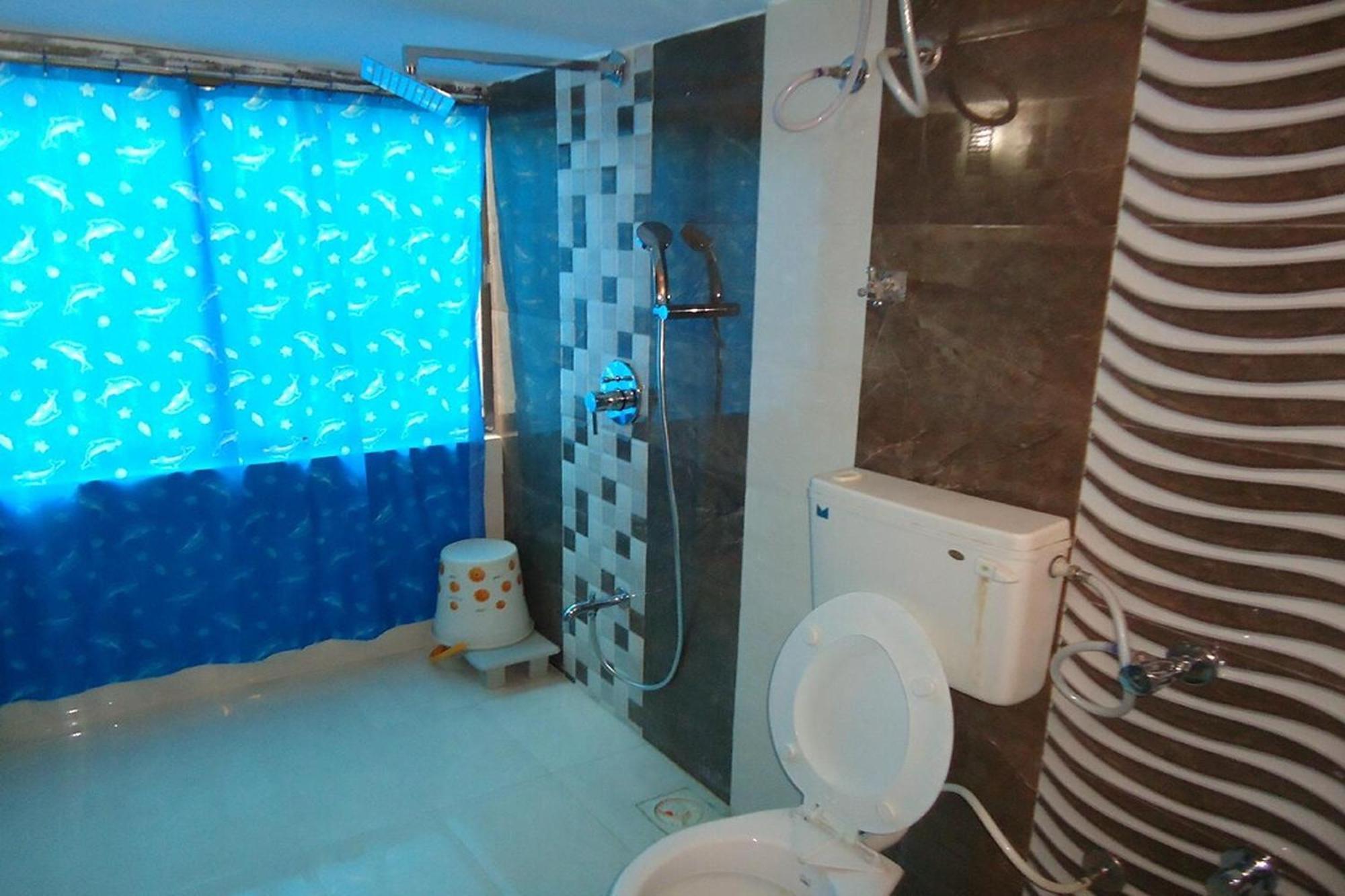 Hotel Maan Residency Satellite Road 아흐메다바드 외부 사진