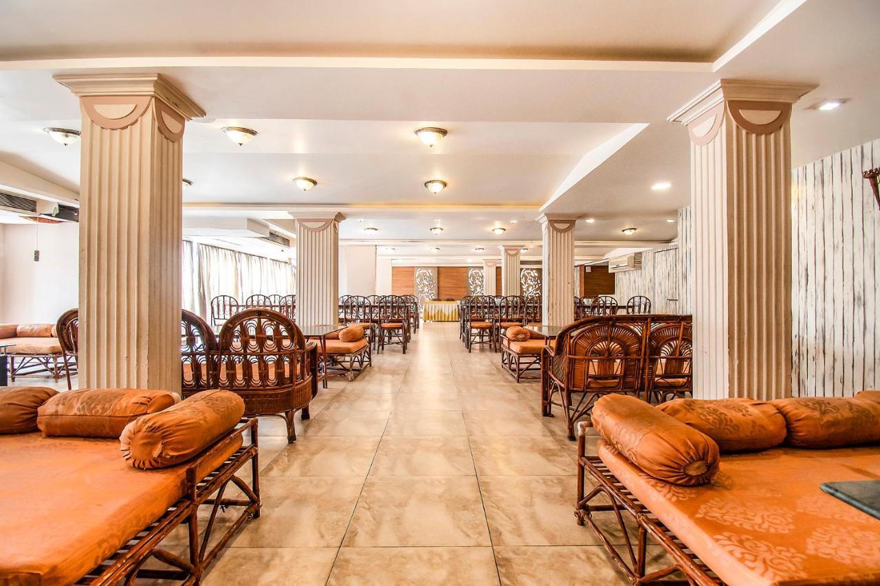 Hotel Maan Residency Satellite Road 아흐메다바드 외부 사진