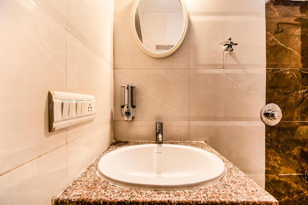 Hotel Maan Residency Satellite Road 아흐메다바드 외부 사진